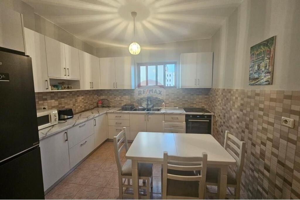Apartament per qera 2+1 tek Rruga e Durresit
