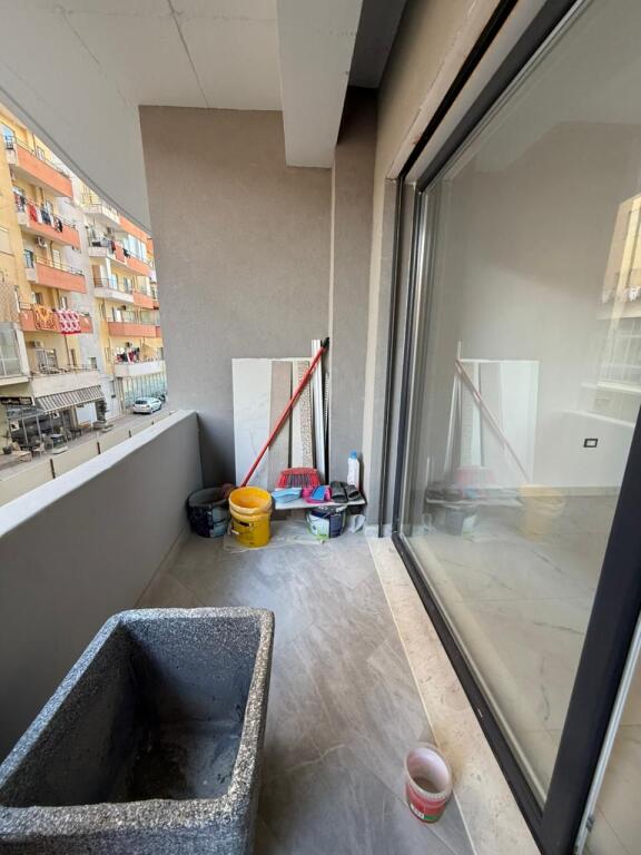 Affittasi appartamento 2+1+2+veranda a Kamez