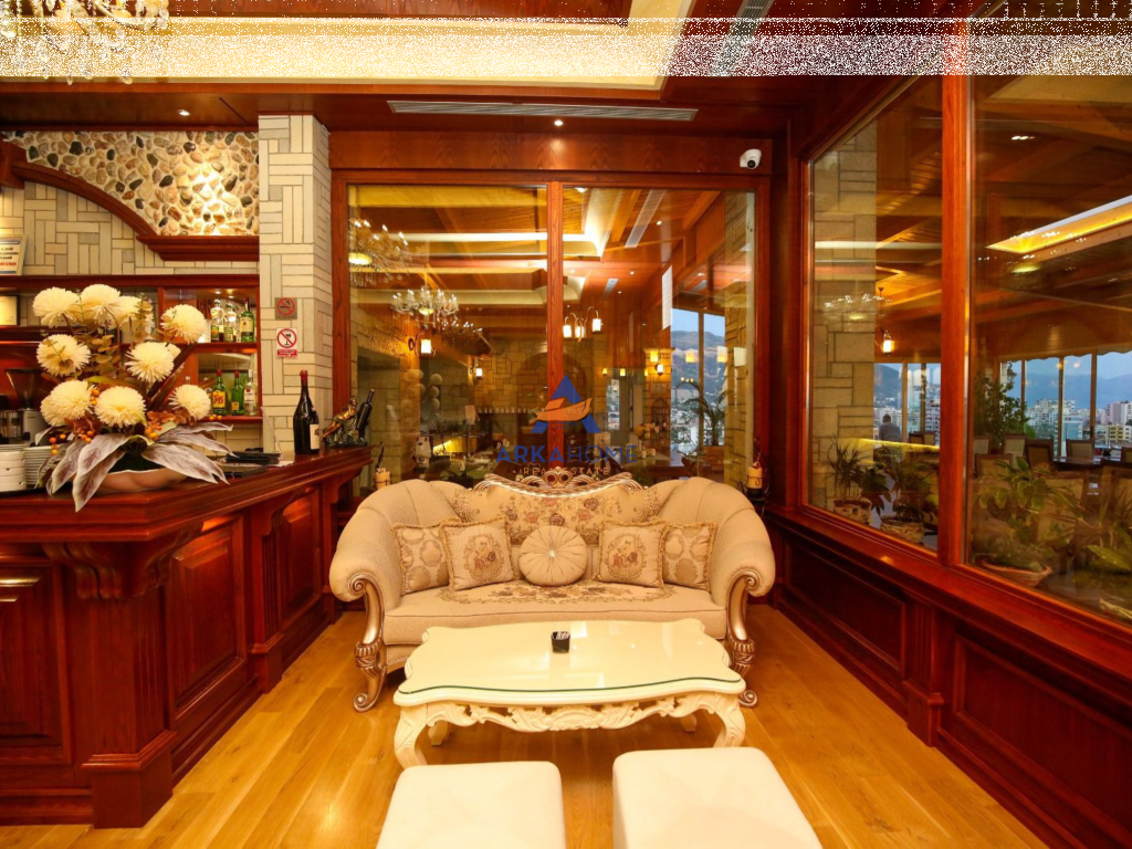 AFFITTASI HOTEL 2400M2 "VLORE VICINO AL CENTRO LUNGO MARE" 60000 EURO/ANNO