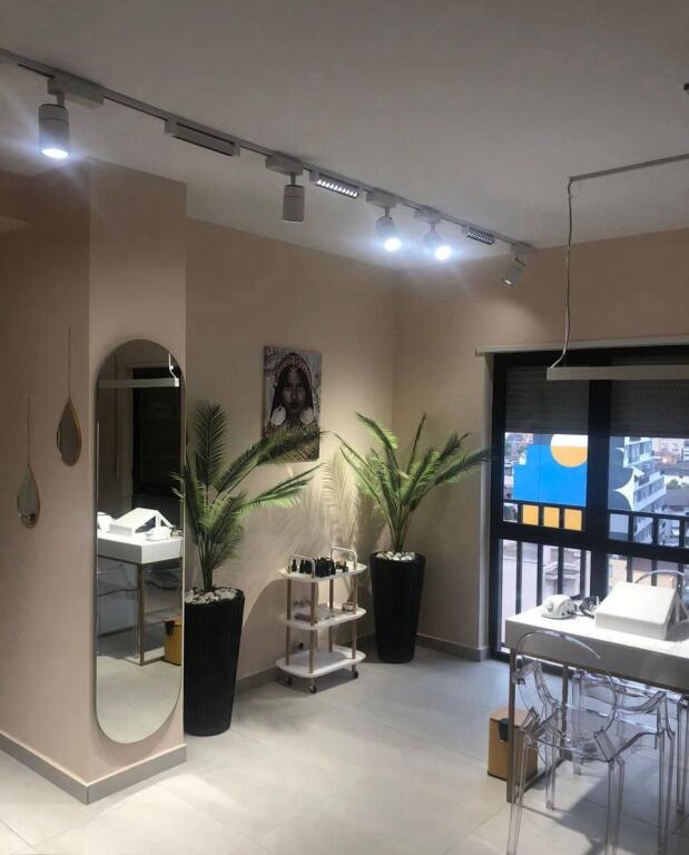 OFFICE FOR RENT 116 M2 CENTER 750 EURO