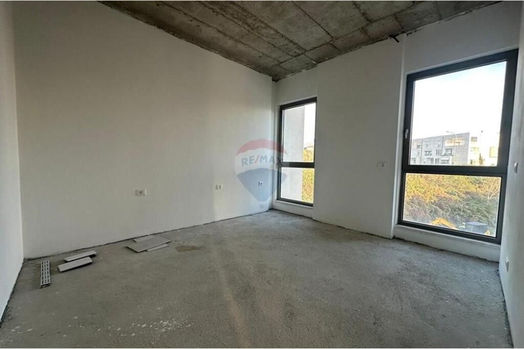 Shitet Apartament 2+1+2 në Green Valley Residence