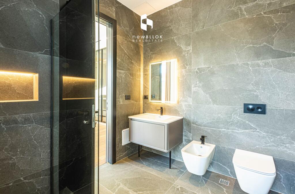 In Affitto: Villa di Lusso 📍Liqeni i Thate - Forest Res. (4 Camere da Letto +5 Bagni +2 Verande &amp; Garage) MAI ABITATA PRIMA || 4000€/mese