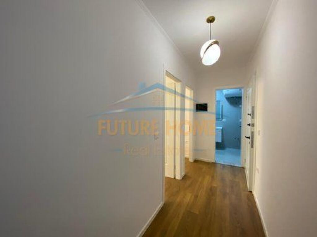 Shitet, Apartament 2+1, Porcelan