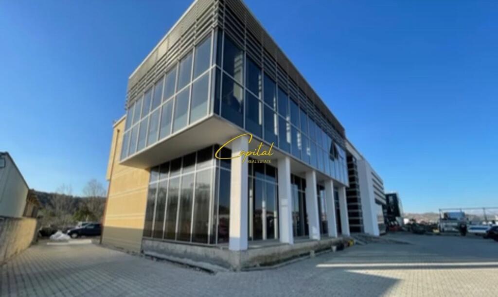 AMBIENT BIZNESI NE SHITJE 1800 M2 AUTOSTRADA TR-DR 2.500.000 EURO