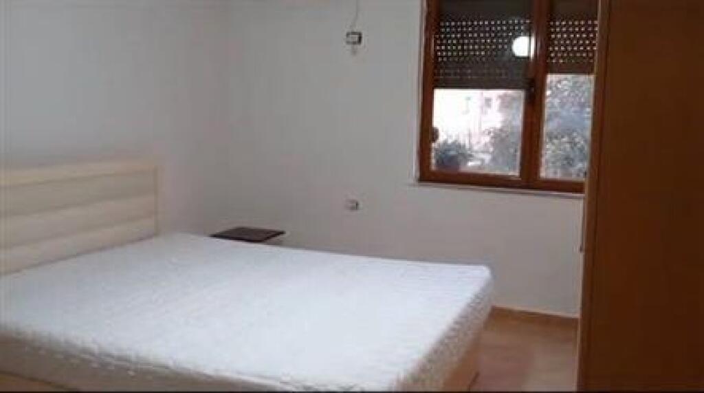 VENDESI APPARTAMENTO 1+1 VIA ELBASANIT 125.000 EURO