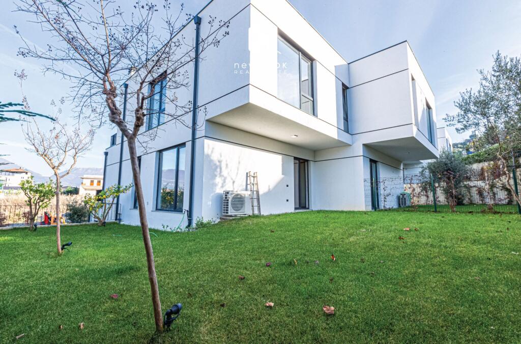 In Affitto: Villa di Lusso 📍Liqeni i Thate - Forest Res. (4 Camere da Letto +5 Bagni +2 Verande &amp; Garage) MAI ABITATA PRIMA || 4000€/mese