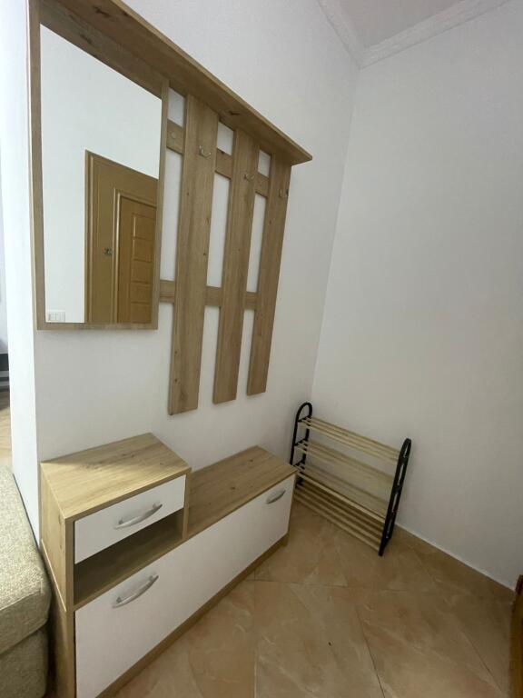 Jepet me qera apart 2+1 te Ambasada Kineze