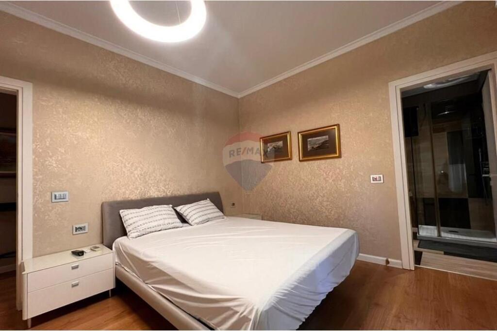 Apartament 2+1+2 me qira ne Qender!