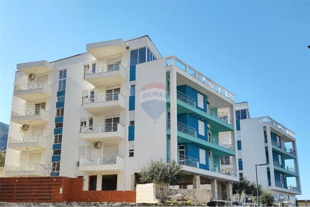 PENTHOUSE CON VISTA PANORAMICA SUL MARE A UJI I FTOHTË, VLORË!