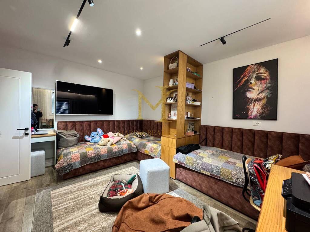 Qira super apartament 2+1+2 ne Durres