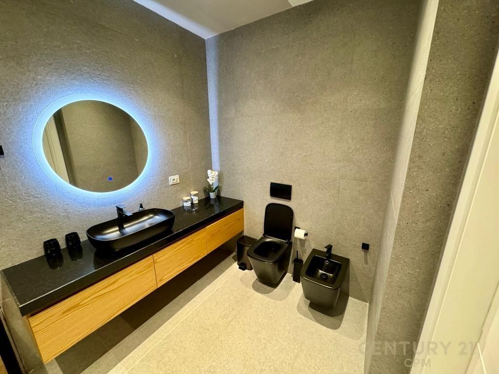 Premium Penthouse 3+1+2 with Panoramic Veranda – Vlora