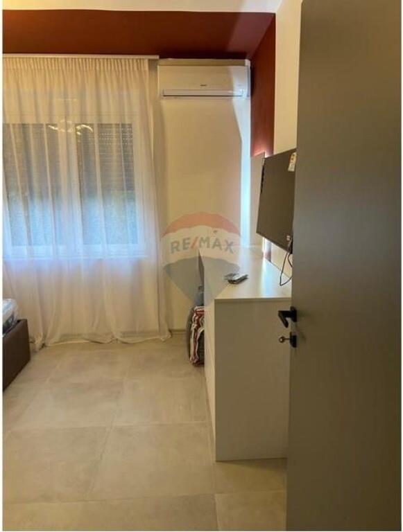 Affittasi appartamento 2+1, Ponte dei Tabacchi
