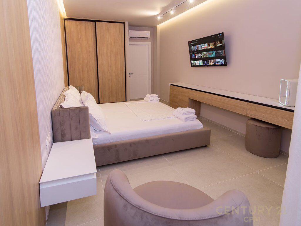 Premium Penthouse 3+1+2 with Panoramic Veranda – Vlora
