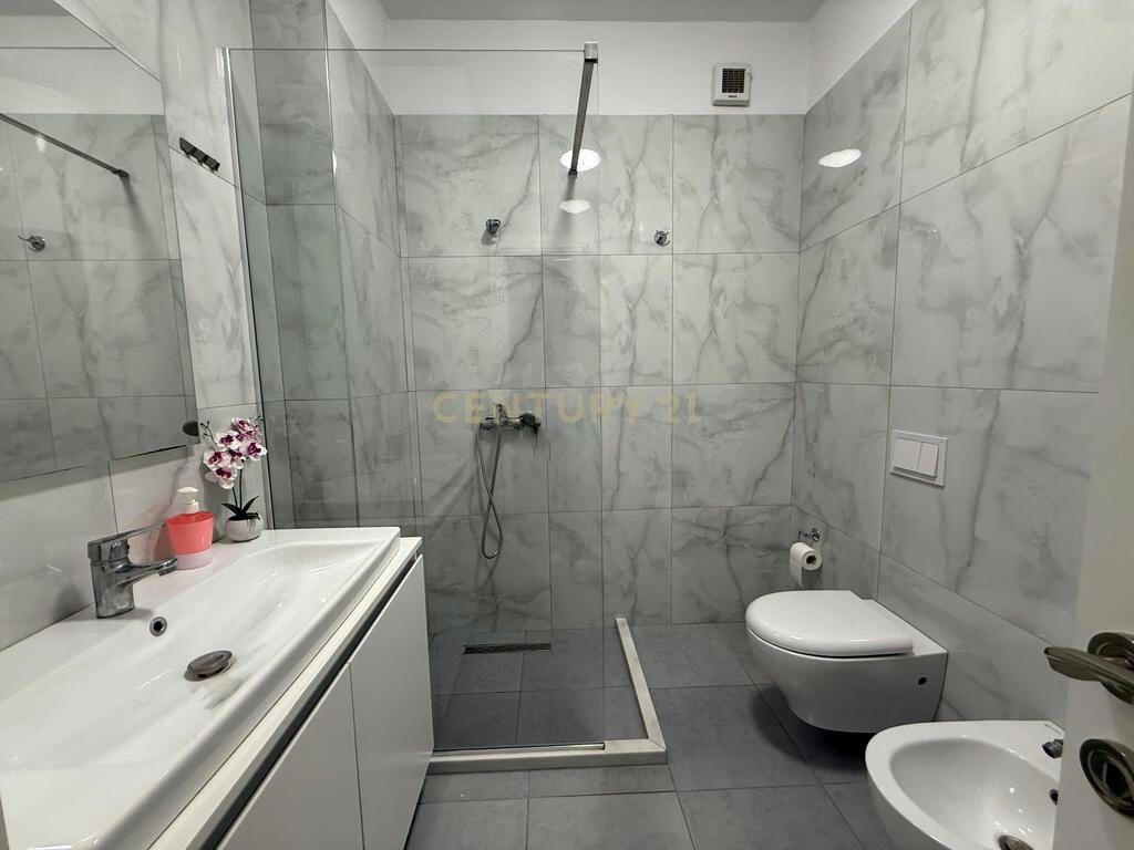 We offer a comfortable apartment for rent 2+1+2 bathrooms near the new maternity hospital