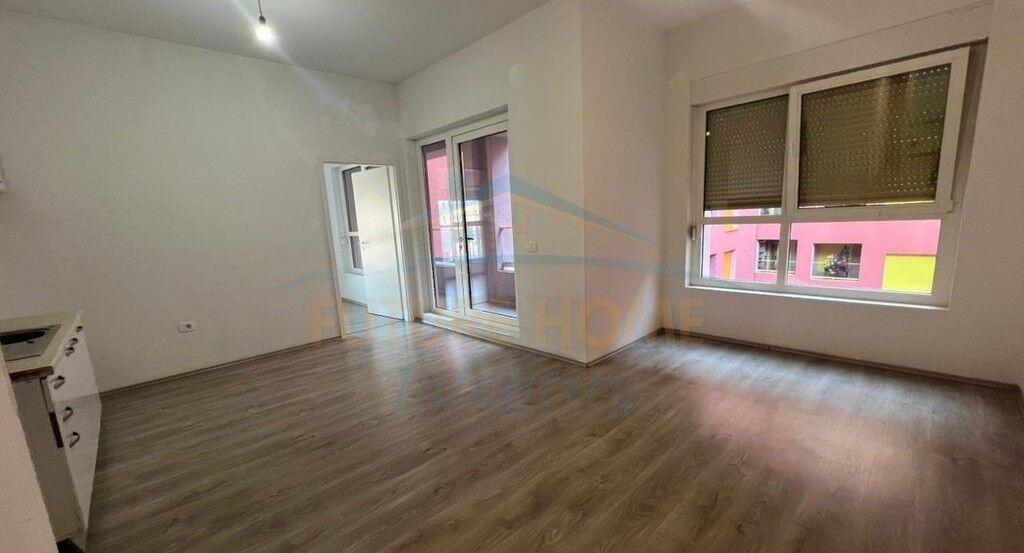 In vendita, Appartamento 1+1, Complesso Mangalem, Tirana.