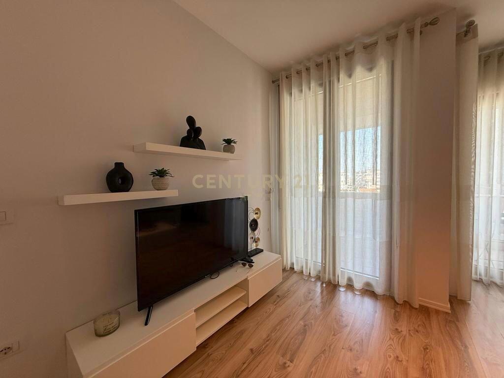 We offer a comfortable apartment for rent 2+1+2 bathrooms near the new maternity hospital