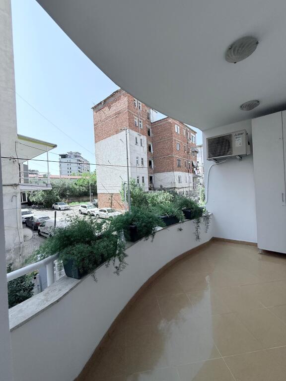 Private house 2+1+2 with parking - Elbasan Street