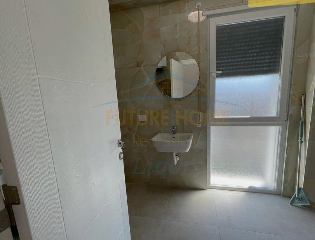 Affitto, Appartamento 2+1+2, Stazione Ferroviaria, Tirana.