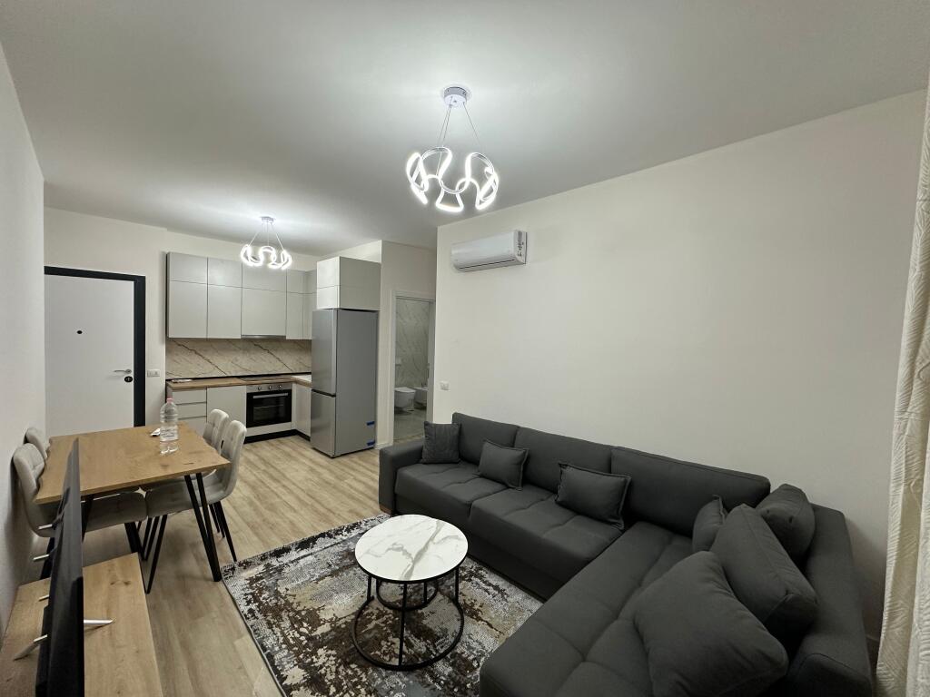 Jepet me qera apartamenti 1+1 tek Univers City