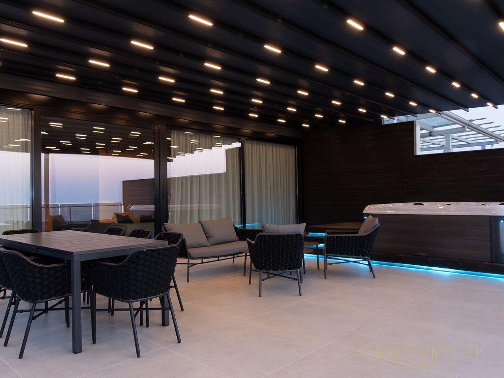 Premium Penthouse 3+1+2 with Panoramic Veranda – Vlora