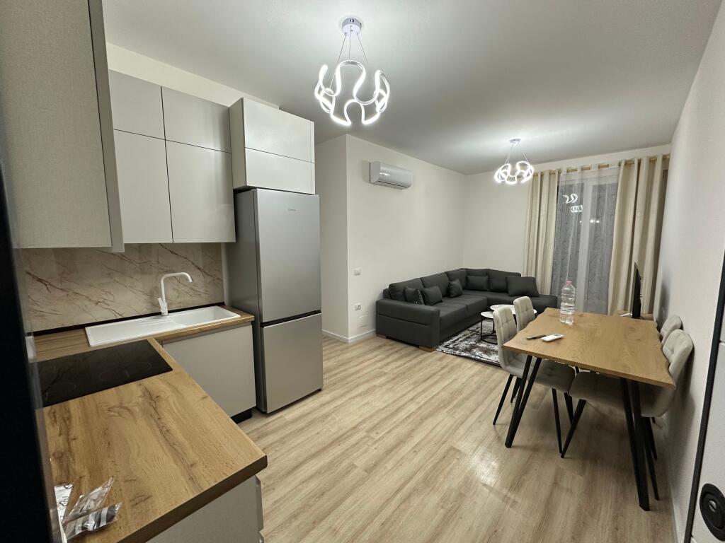 Jepet me qera apartamenti 1+1 tek Univers City