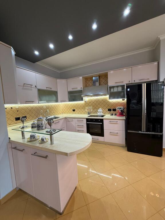 Private house 2+1+2 with parking - Elbasan Street