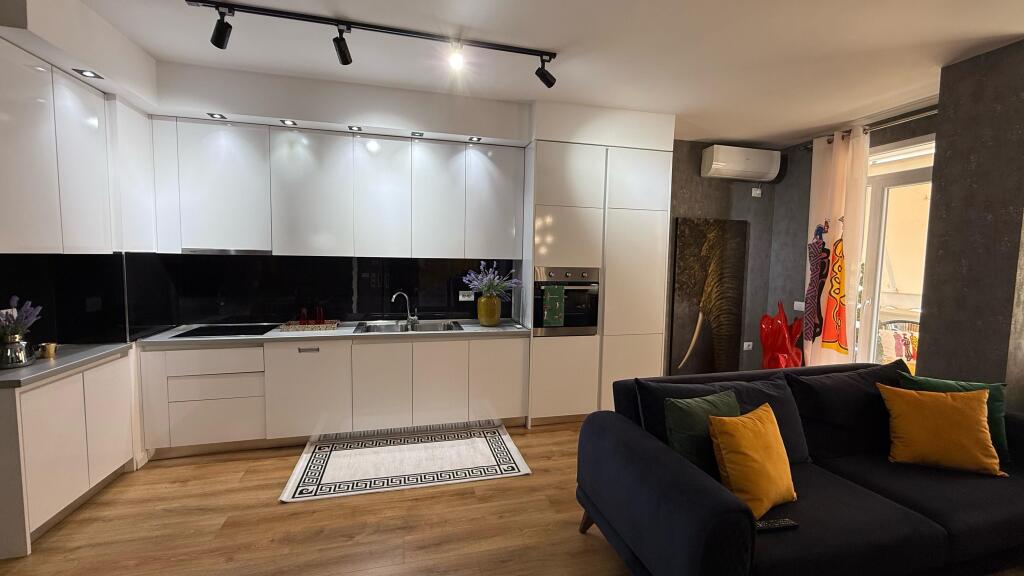Appartamento 1+1 in vendita a 21 Dhjetori!