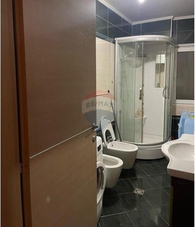 APARTMENT 3+1+2+2 GARAGES FOR SALE IN KOMUNA