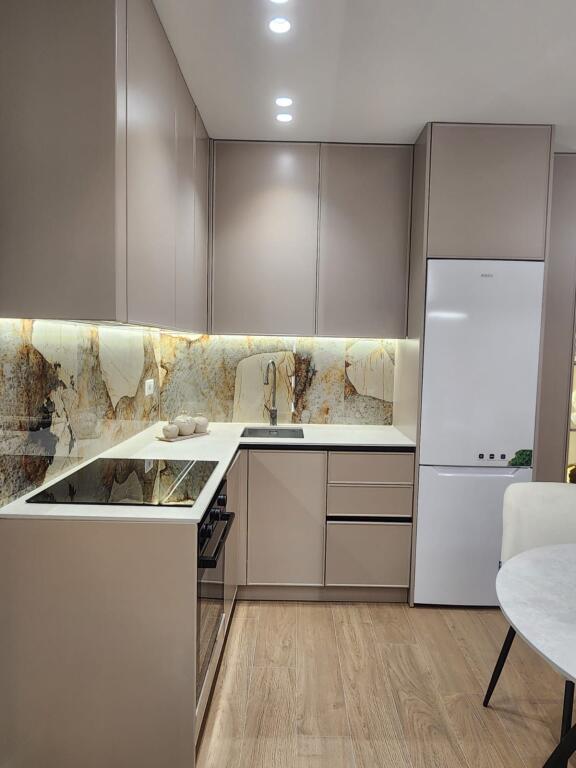 Shitet Apartament 2+1 në Plazh, Durrës