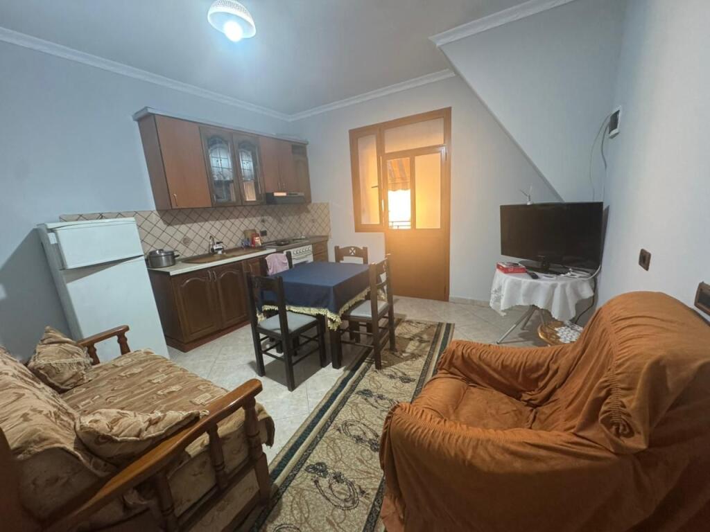 Affittasi Appartamento 1+1 – arredato, Kamëz