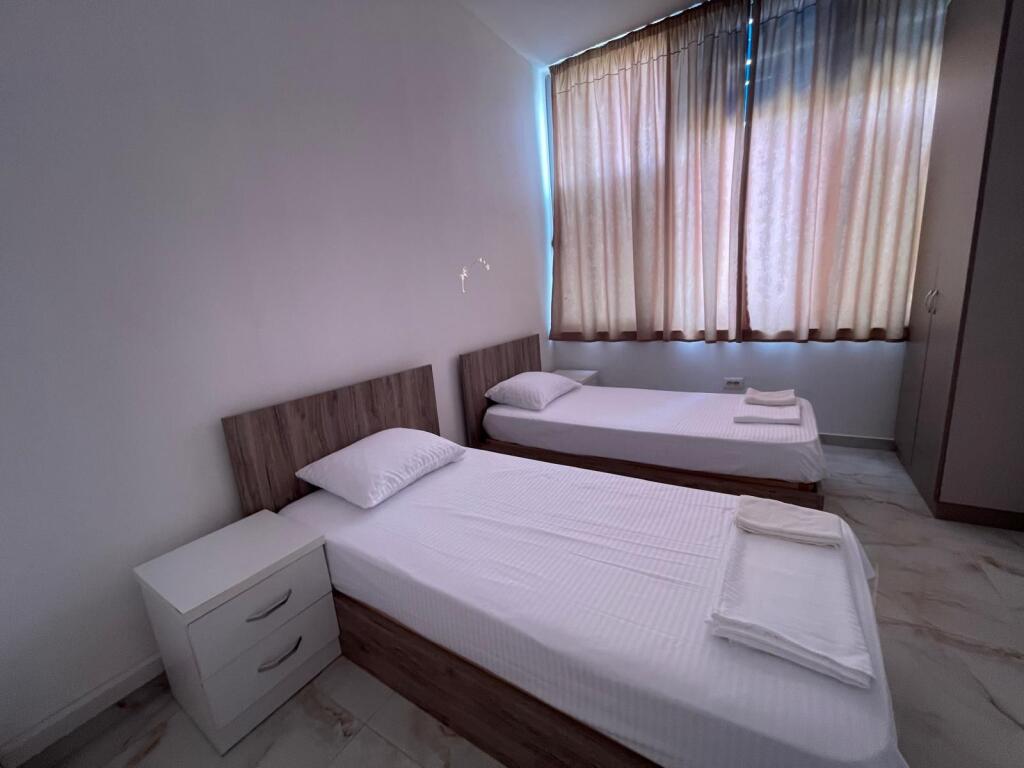 Apartament 2+1 me Qira pranë Hotel Marinaj, Unaza e Re!