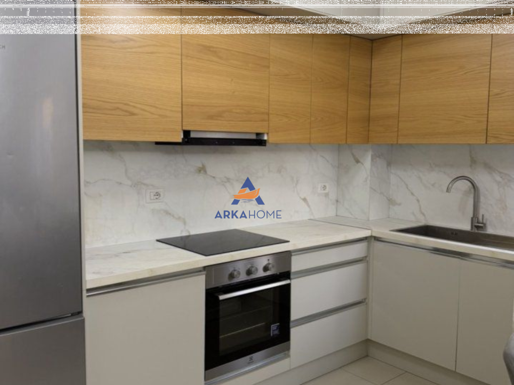 AFFITTASI APPARTAMENTO 2+1+BALCONE+GARAGE "ALLA COMUNE DI PARIGI" 750 EURO
