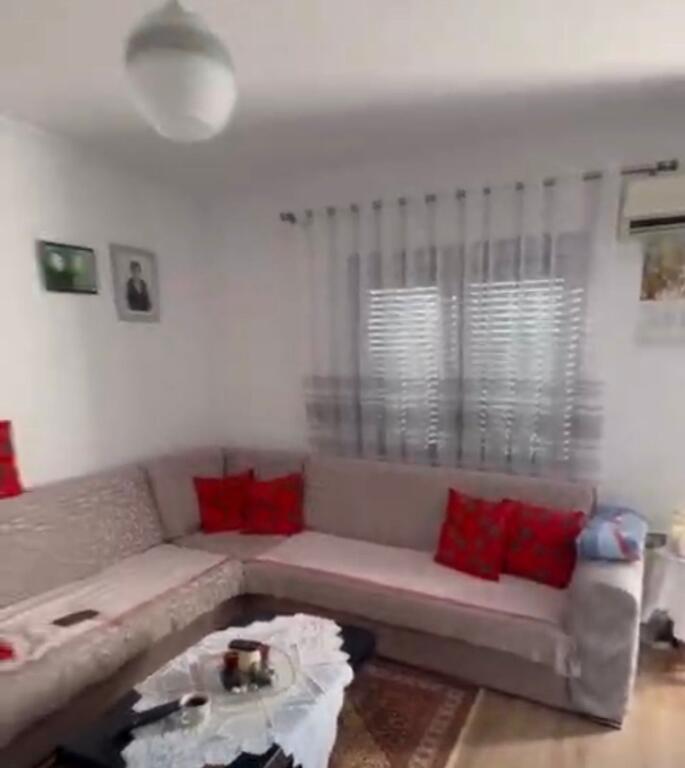 Apartament 2+1, Kombinat!