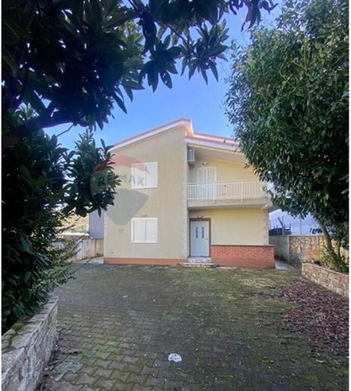 Villa for sale on the National Road Vorë-Marikaj