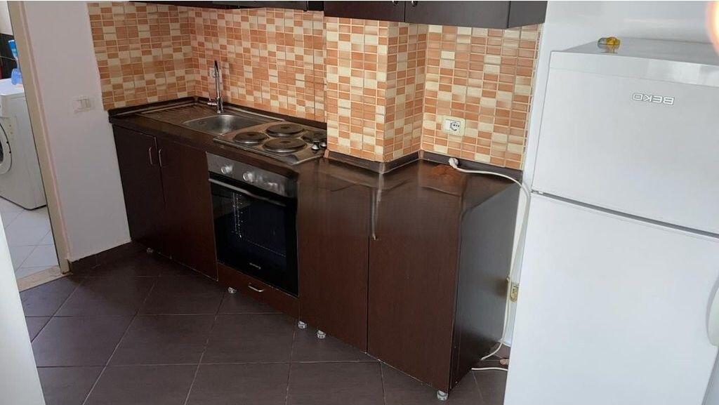 Appartamento 1+1 in affitto in via Mine Peza 500 € /Mese