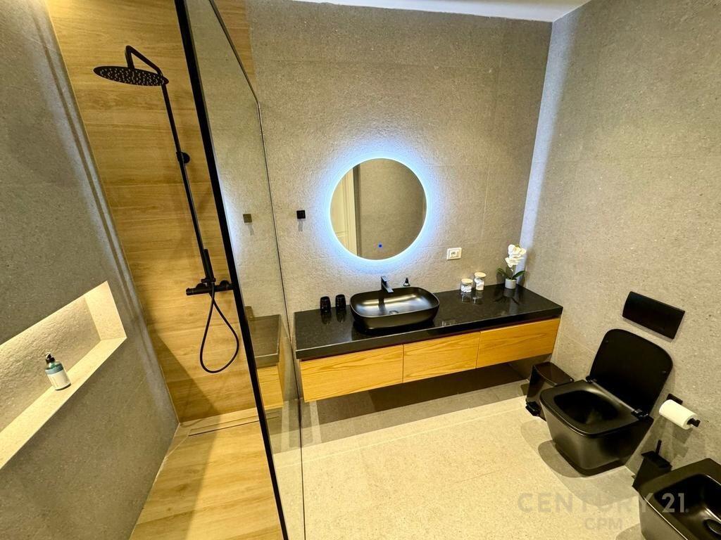Premium Penthouse 3+1+2 with Panoramic Veranda – Vlora