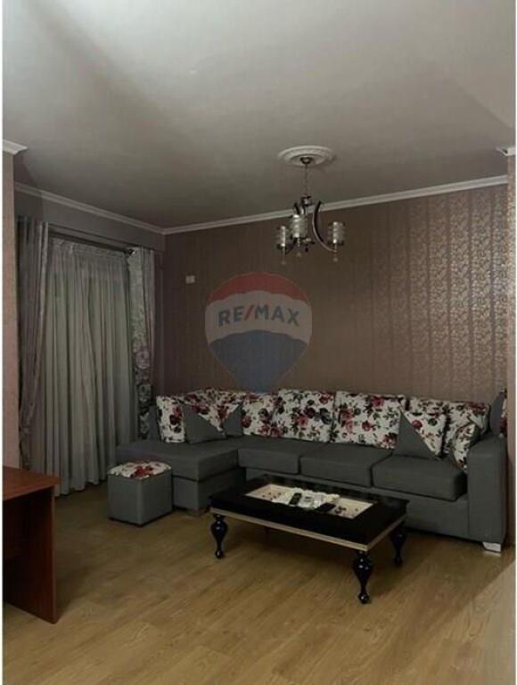APARTMENT 3+1+2+2 GARAGES FOR SALE IN KOMUNA