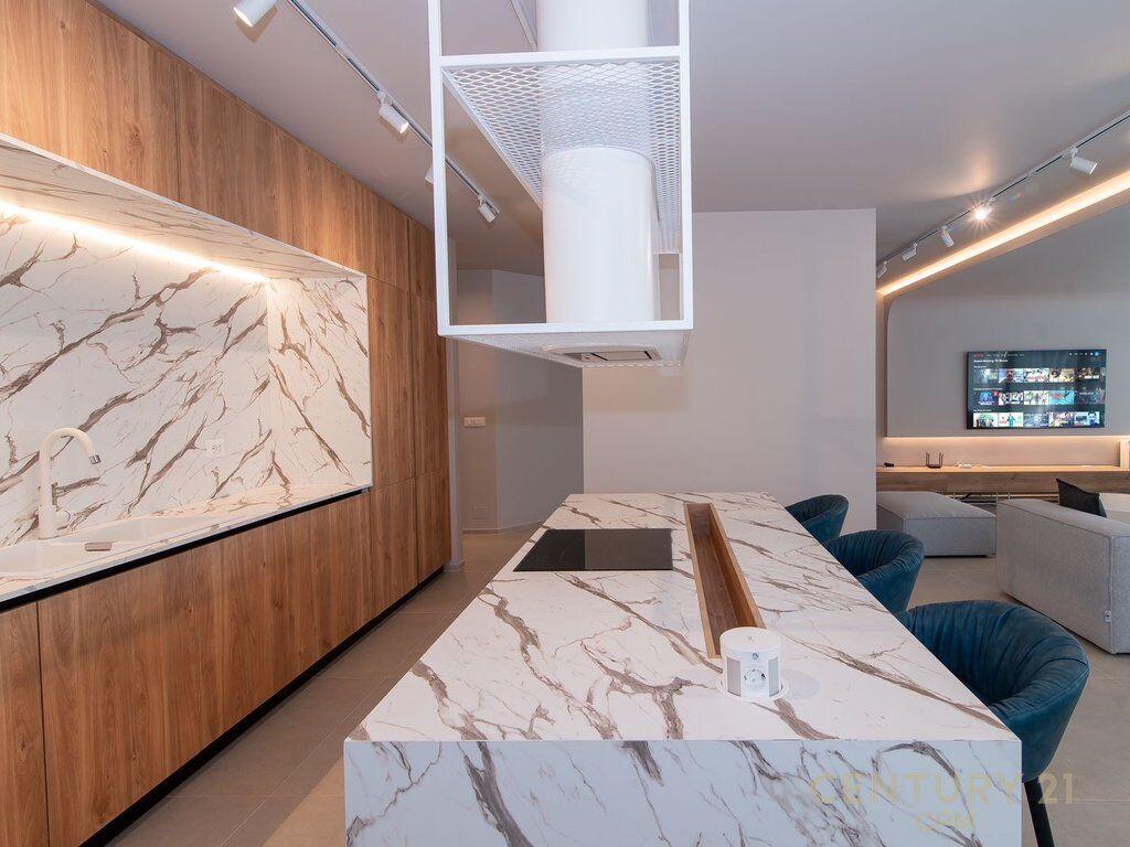 Premium Penthouse 3+1+2 with Panoramic Veranda – Vlora