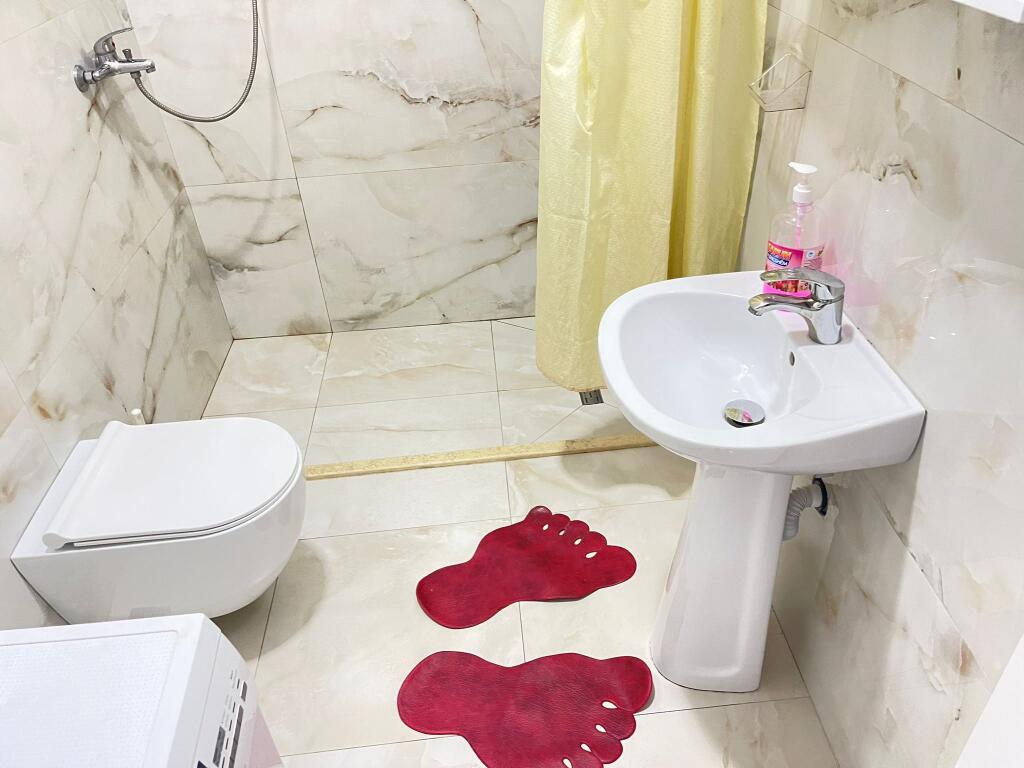 Apartament 2+1 me Qira pranë Hotel Marinaj, Unaza e Re!