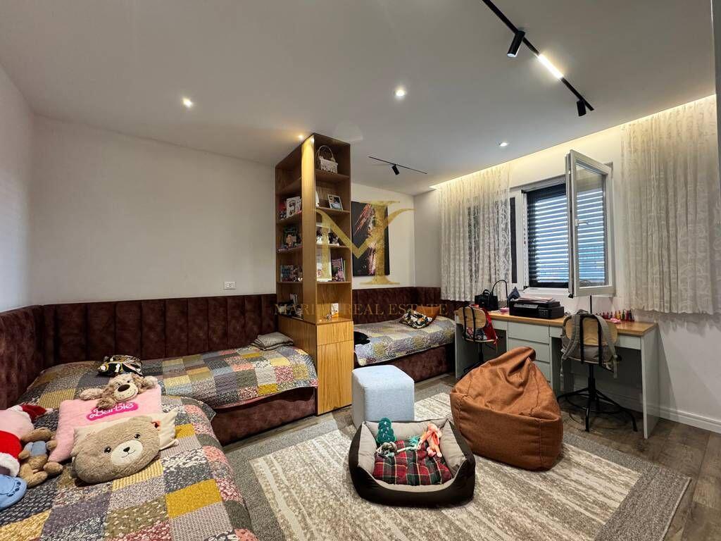 Qira super apartament 2+1+2 ne Durres