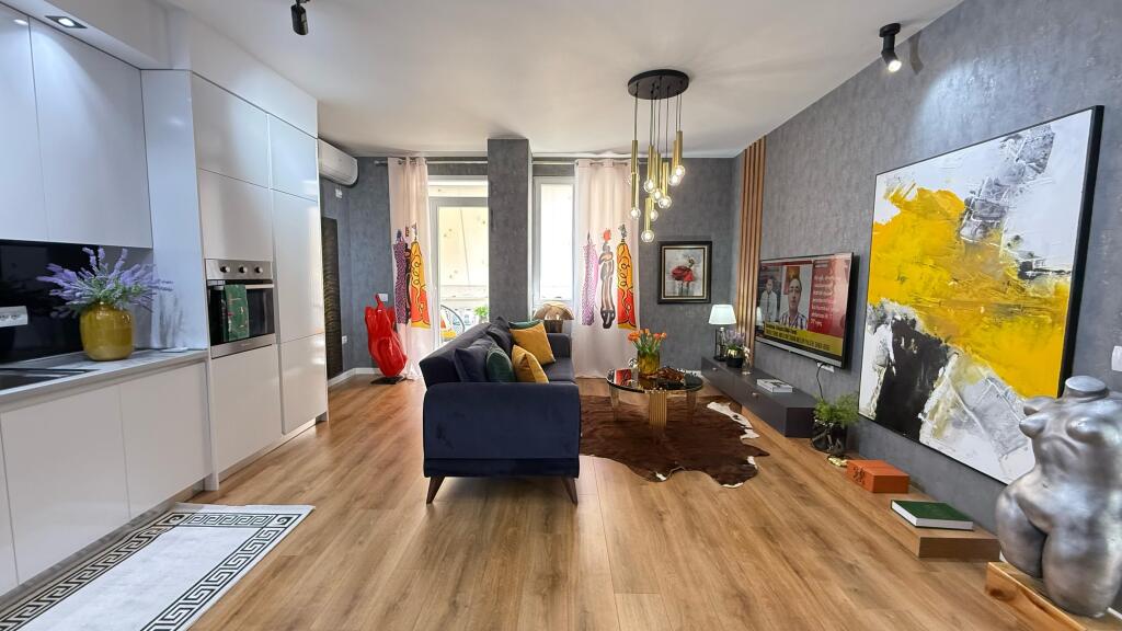 Appartamento 1+1 in vendita a 21 Dhjetori!