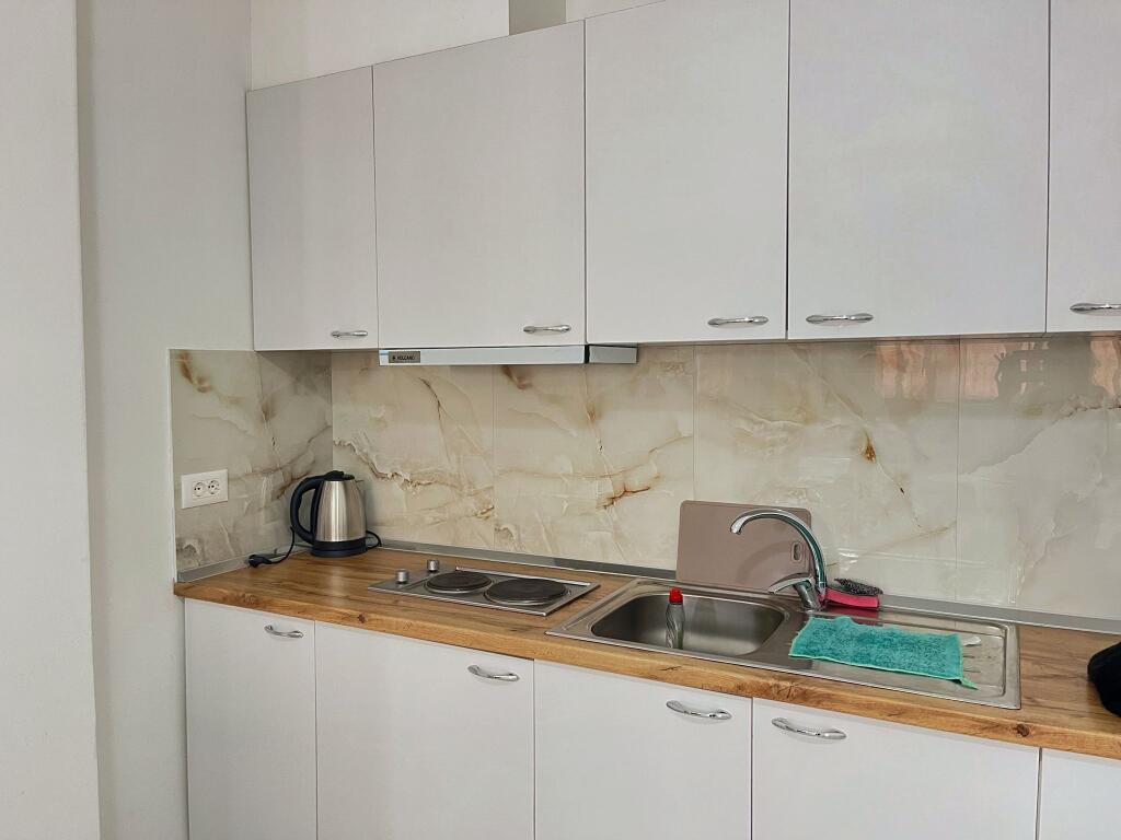 Apartament 2+1 me Qira pranë Hotel Marinaj, Unaza e Re!
