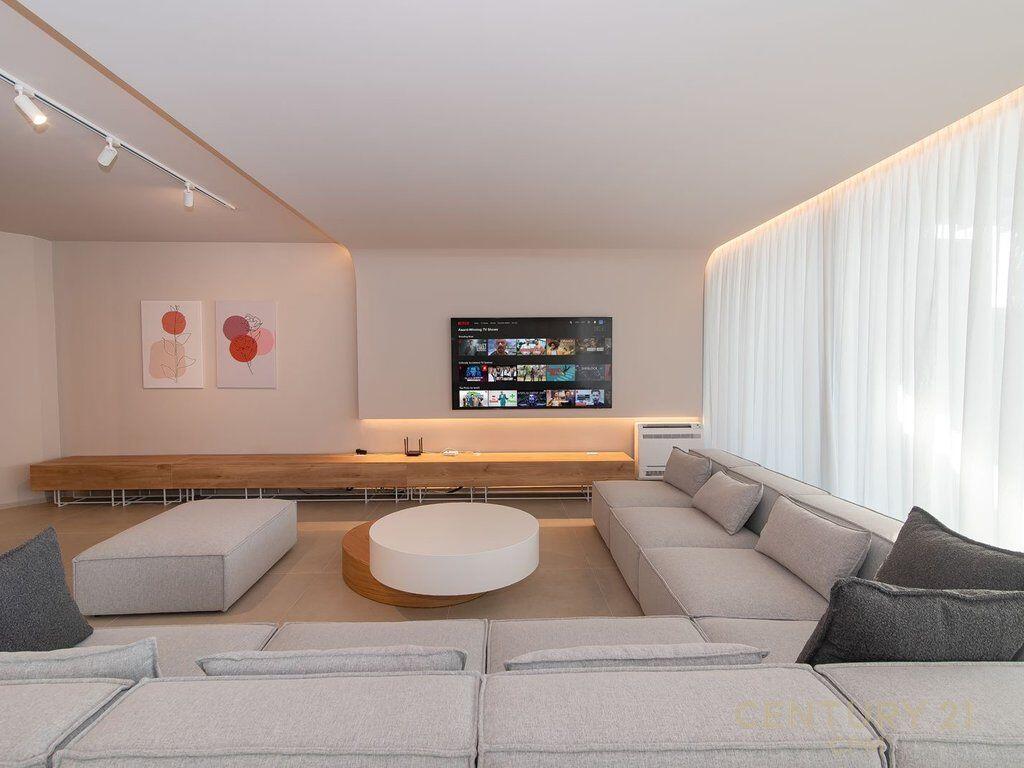 Premium Penthouse 3+1+2 with Panoramic Veranda – Vlora