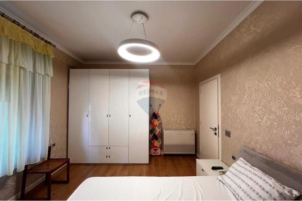 Apartament 2+1+2 me qira ne Qender!