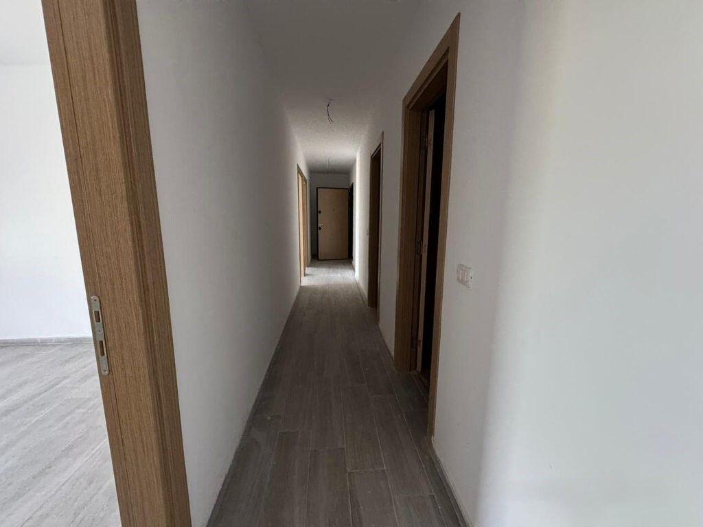 SHITET APARTAMENT 3+1+2, NË FUND TË RRUGËS “5 MAJ”!