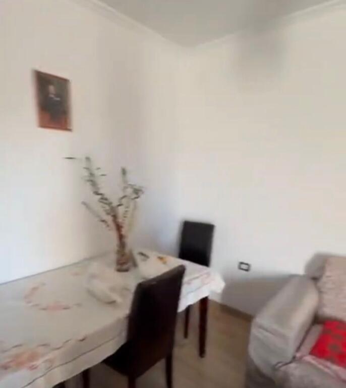 Apartament 2+1, Kombinat!