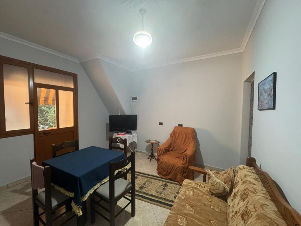 Affittasi Appartamento 1+1 – arredato, Kamëz