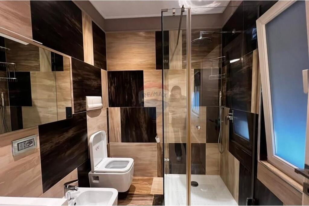 Apartament 2+1+2 me qira ne Qender!