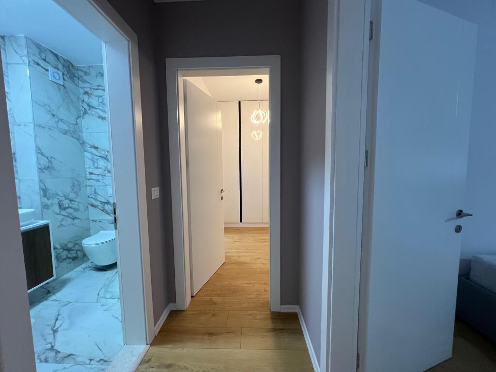 Shitet apartament 2+1+2 tualete tek Kodra e Diellit