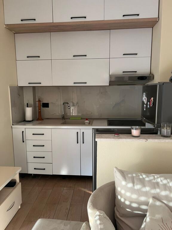 🏡 Jepet me qira Apartament 1+1 📍 Fresku, 💶 Çmimi: 300 € / muaj
